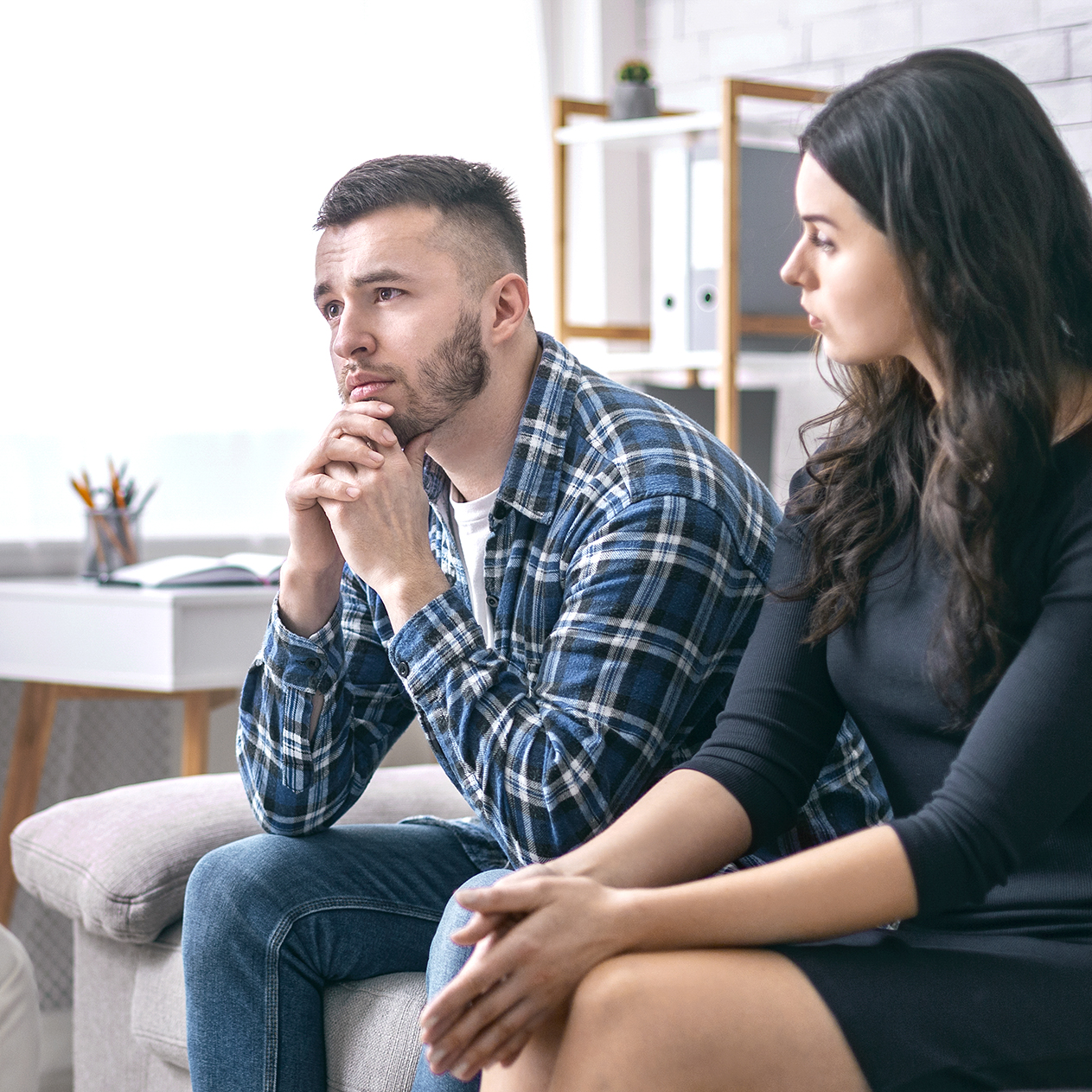 couple sitting with mediator Divorce Mediation in Orange County|couple sitting with mediator Divorce Mediation in Orange County